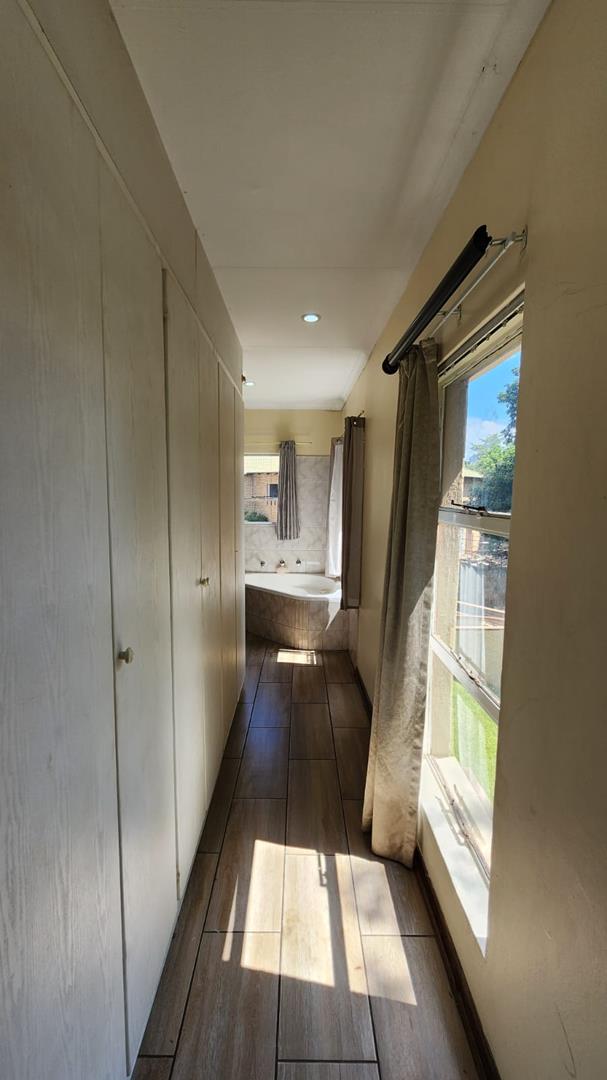 To Let 4 Bedroom Property for Rent in Cashan North West